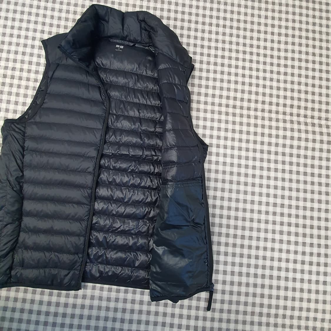 유니클로 오리털 경량패딩 베스트 남자95 상품이미지5