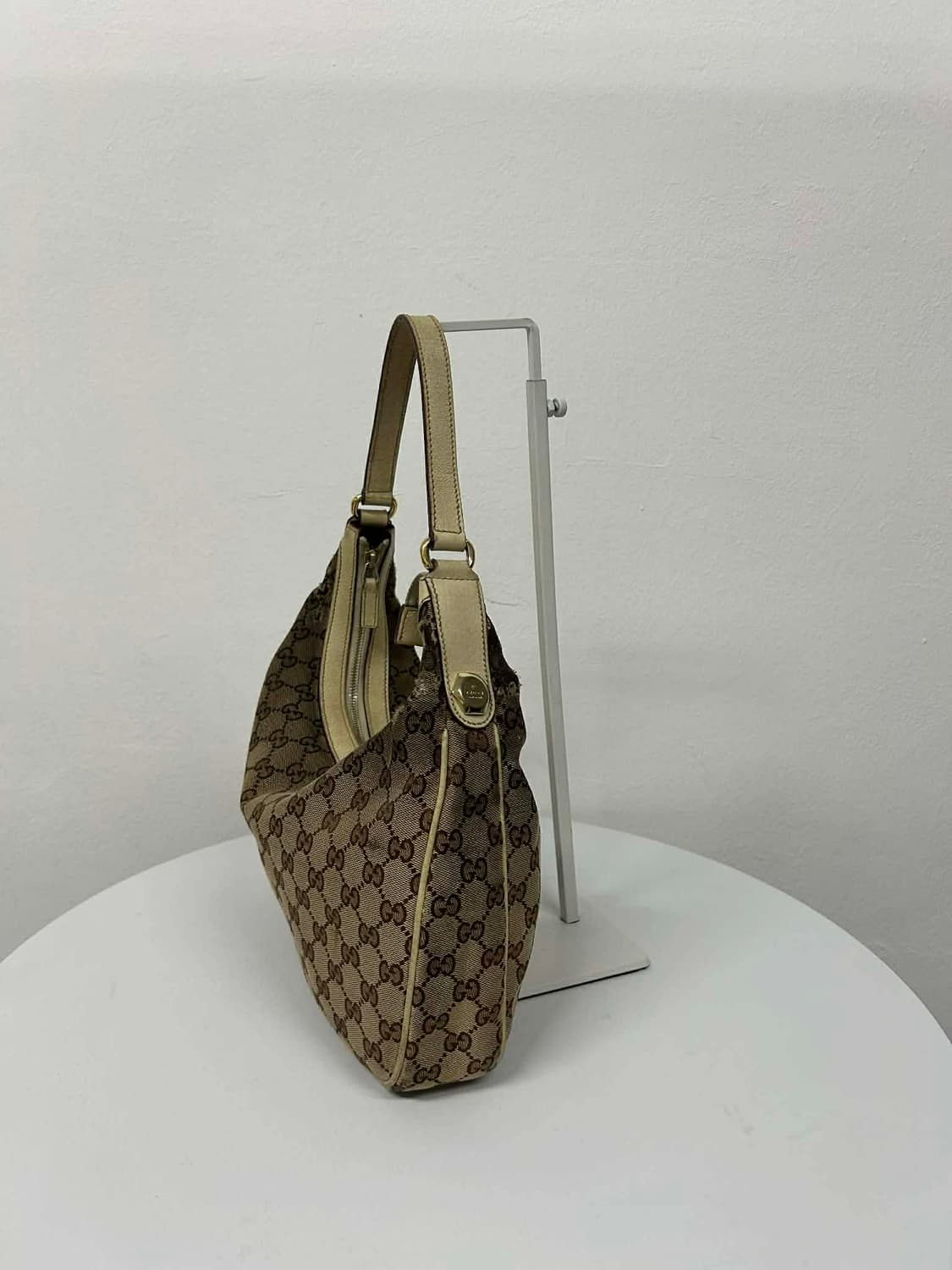 구찌 GG수프림 캔버스 가죽 트림 호보 숄더백 토트백 상품이미지2