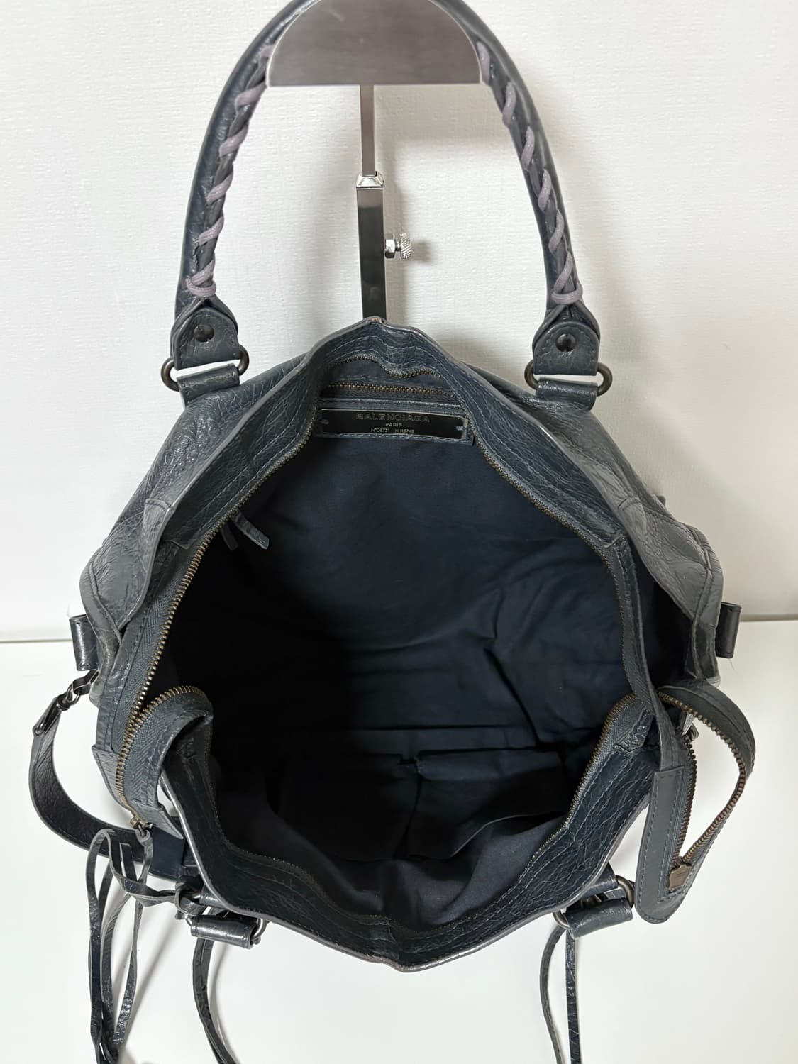 발렌시아가 시티 모터백 다크그레이 상품이미지6