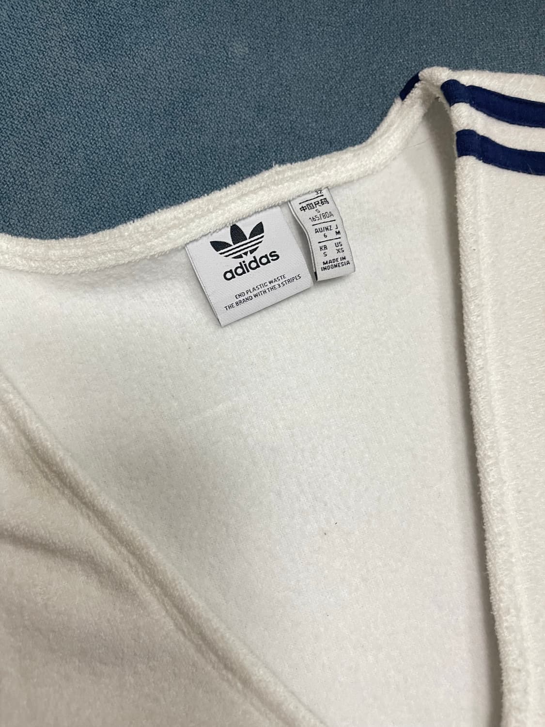 아디다스 후리스 크롭 가디건 상품이미지5