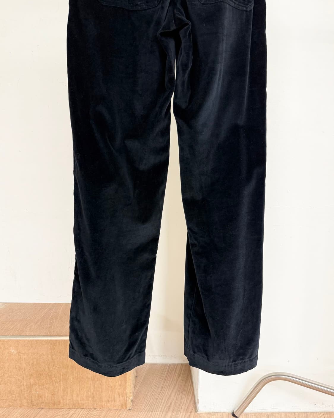 베르사체 진스 시그니처 벨벳 팬츠  상품이미지7