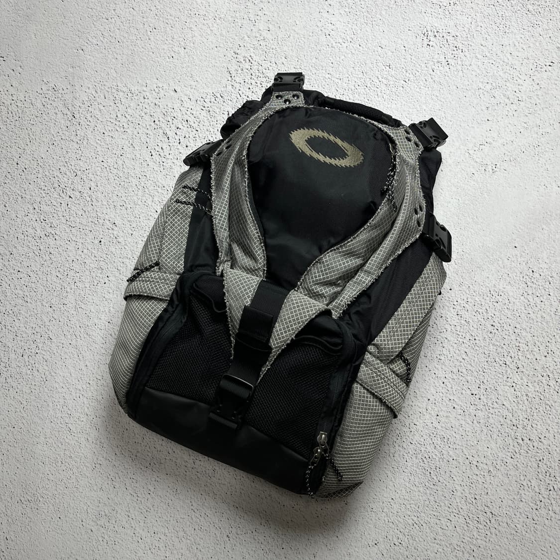 Vintage 00s Oakley Surf Wet/Dry Backpack 상품이미지1