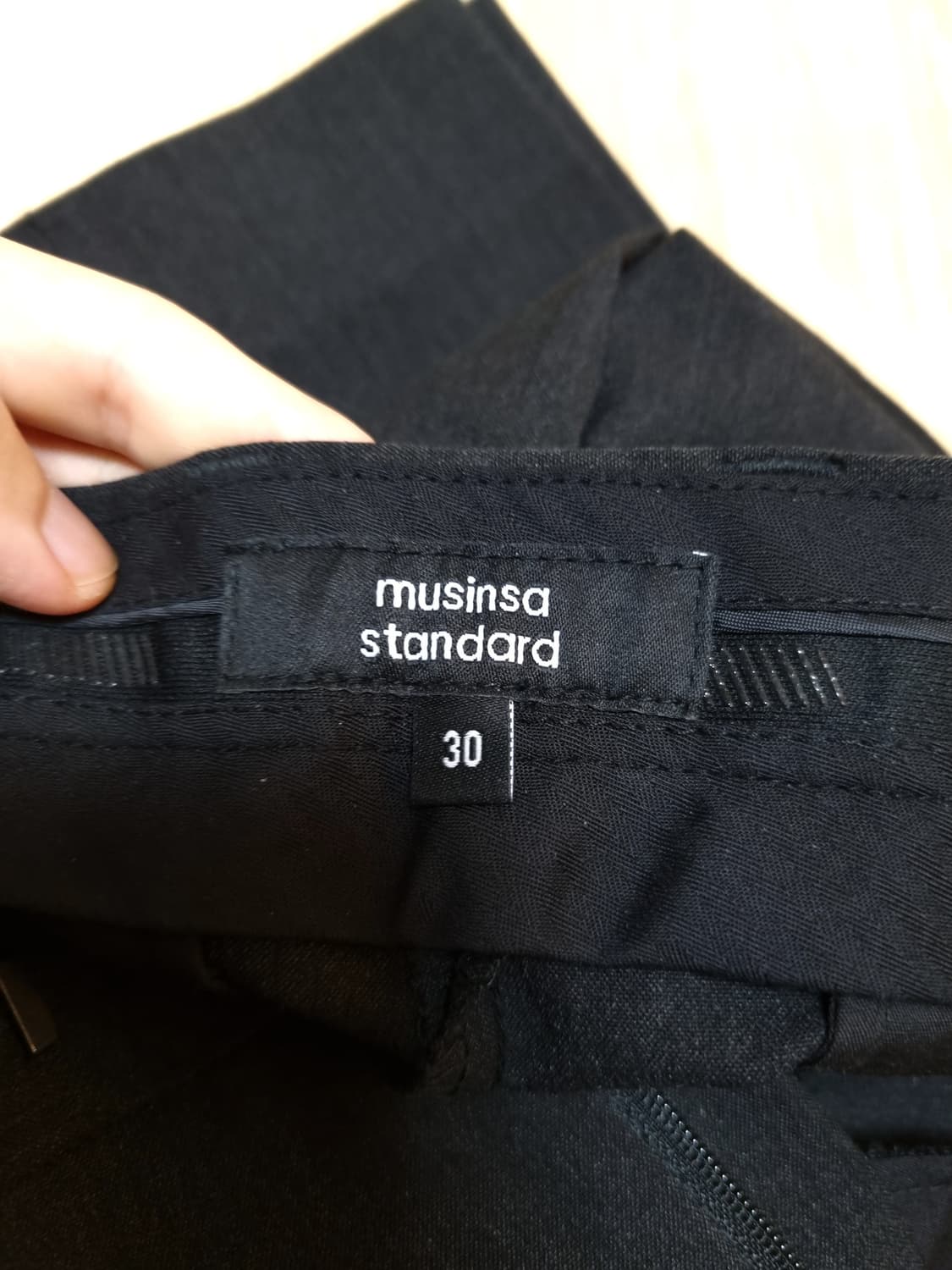 무탠다드 라이트웨이트 테이퍼드 크롭 슬랙스 [차콜 그레이] 30 상품이미지5