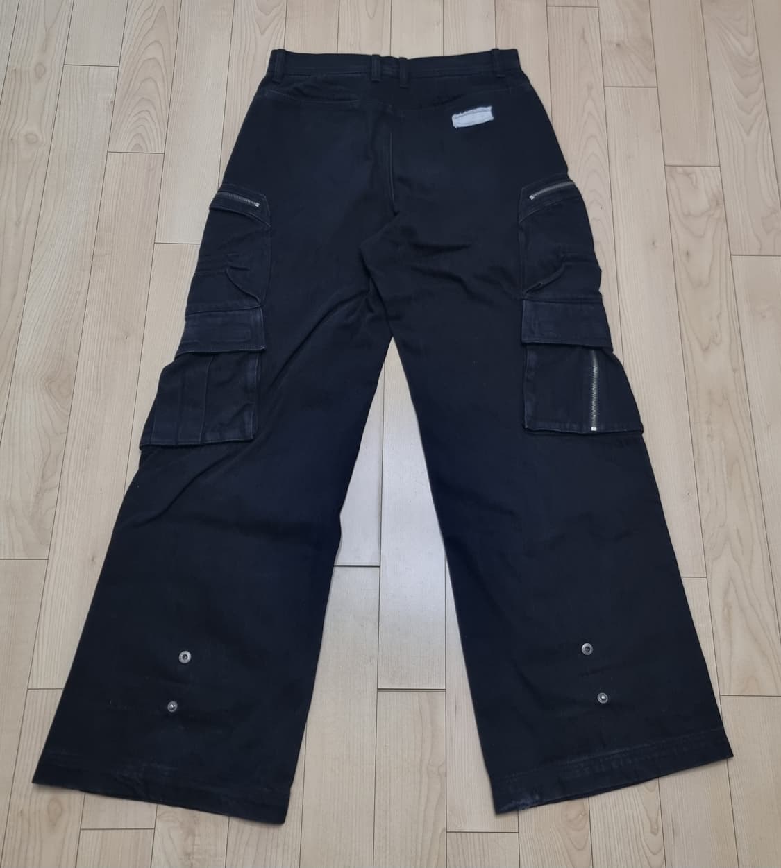 [L] BLR 비엘알 멀티 포켓 와이드 카고 팬츠 초판 상품이미지2