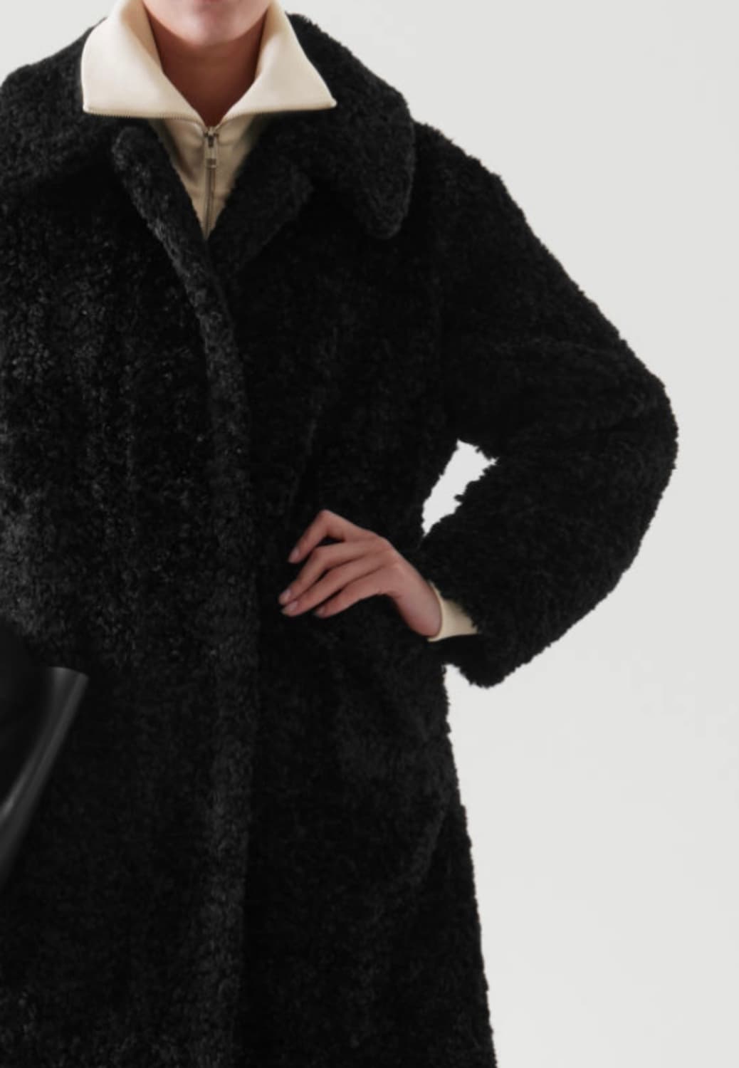 코스 뽀글이 테디베어 코트 블랙 상품이미지6