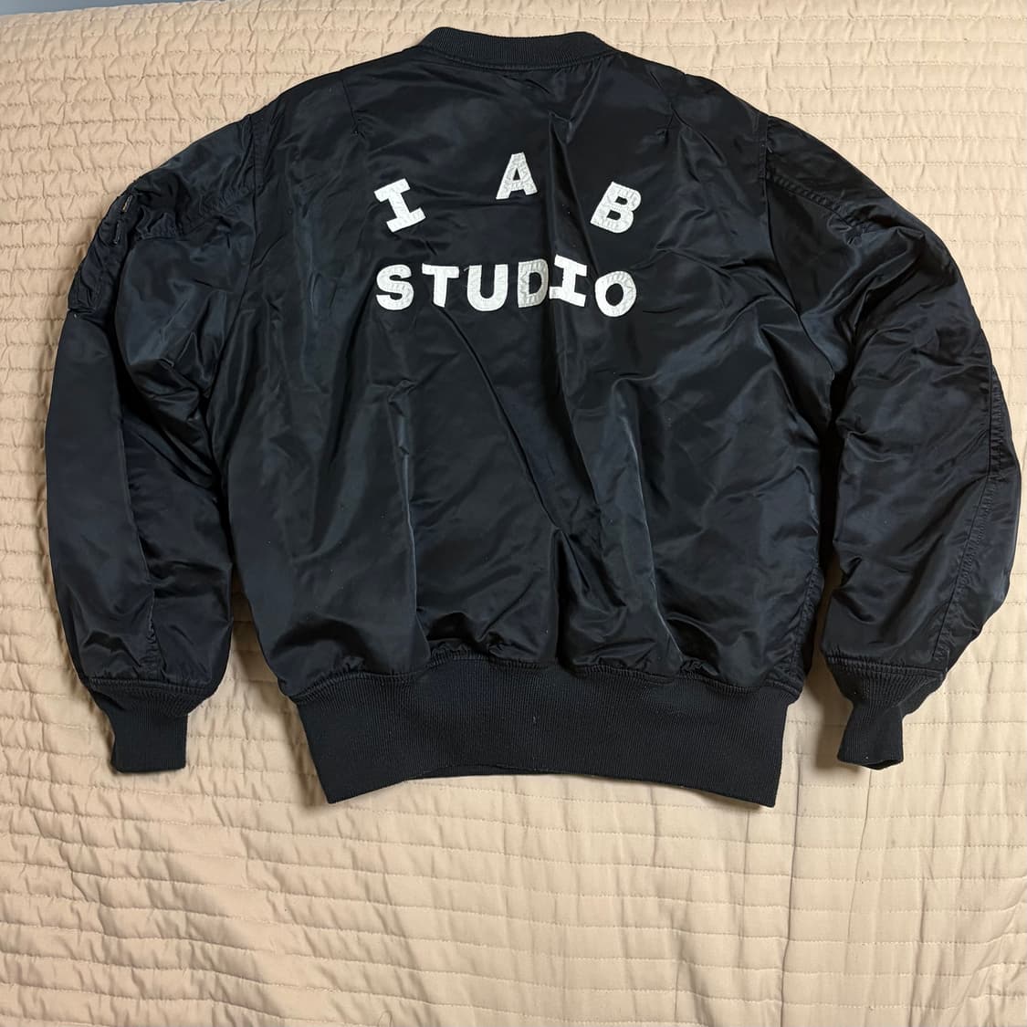 아이앱 스튜디오 x 알파 인더스트리 MA1 맨투맨 L 상품이미지3