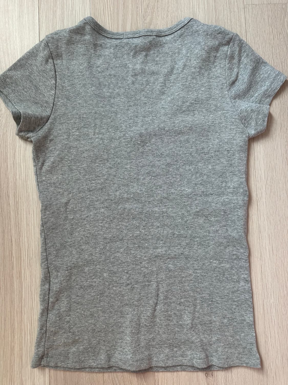 브랜디멜빌 브이넥 반팔 티셔츠 - 그레이 상품이미지3