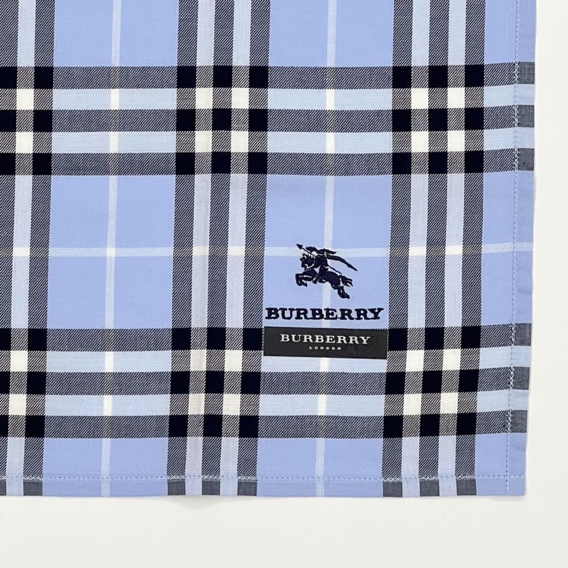 (새상품) burberry /버버리 쁘띠스카프 손수건 상품이미지3