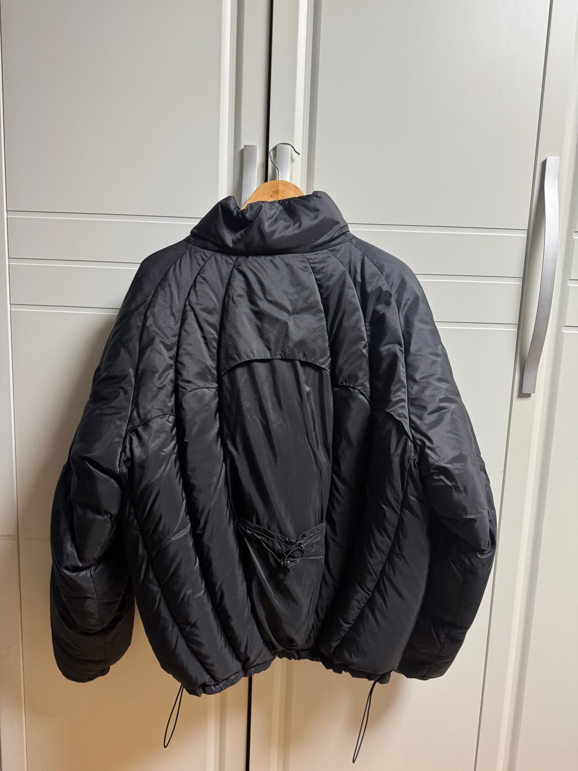 앵글런 벌룬 패널 다운 블랙 상품이미지2