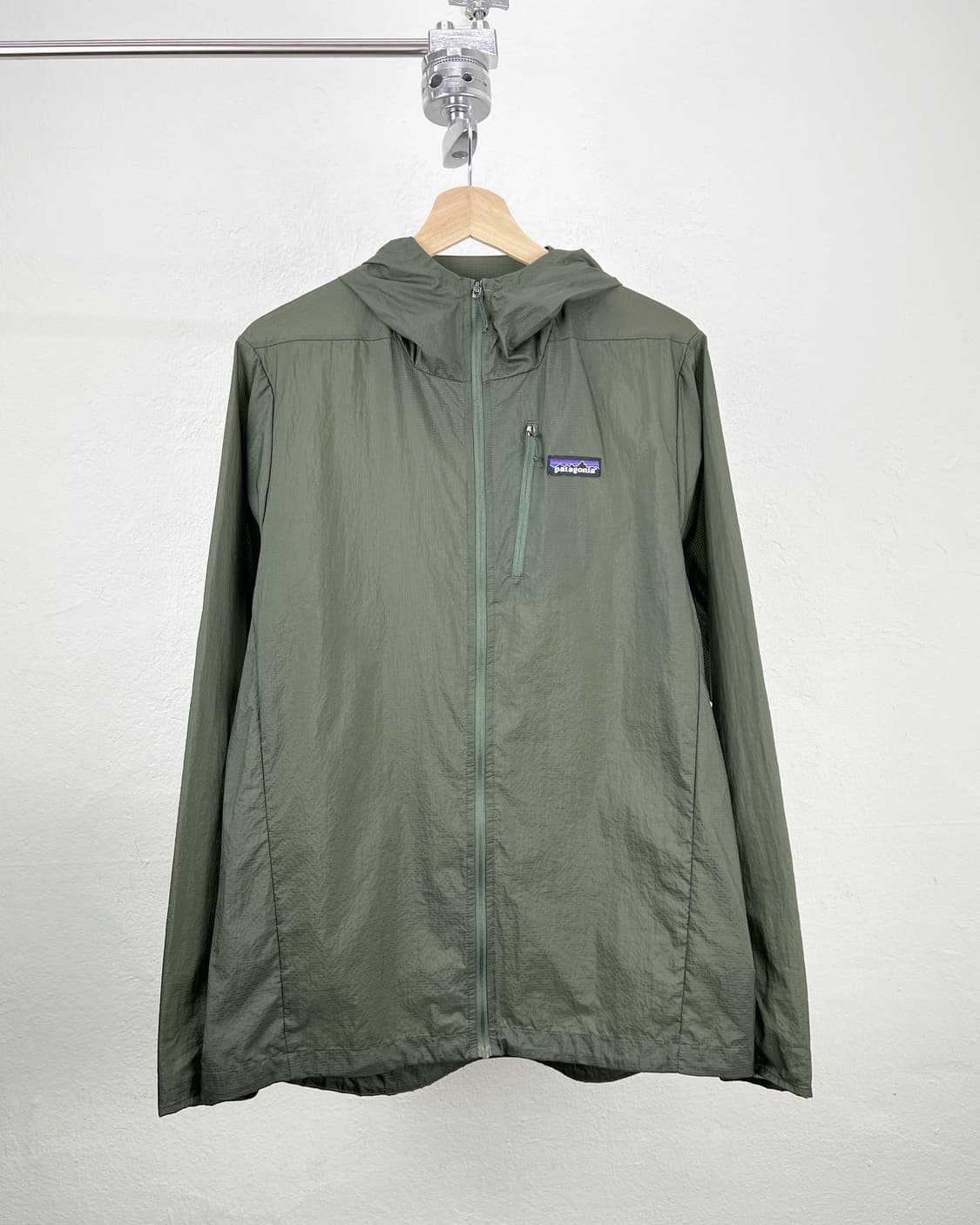 파타고니아 다크그린 로고 라이트 나일론 집업  상품이미지1