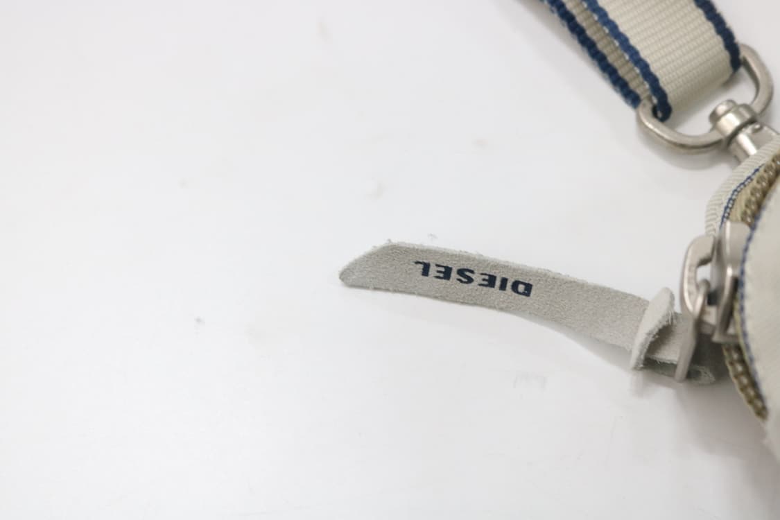 DIESEL 디젤 빈티지 스웨이드 트리밍 나일론 크로스백 베이지 상품이미지4