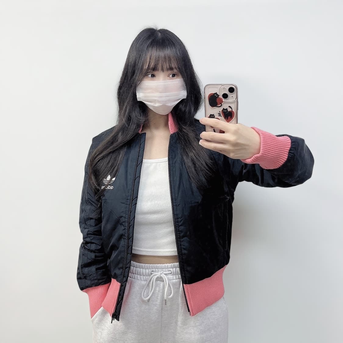 아디다스 오리지널 불꽃 로고 크롭 봄버 자켓 상품이미지1