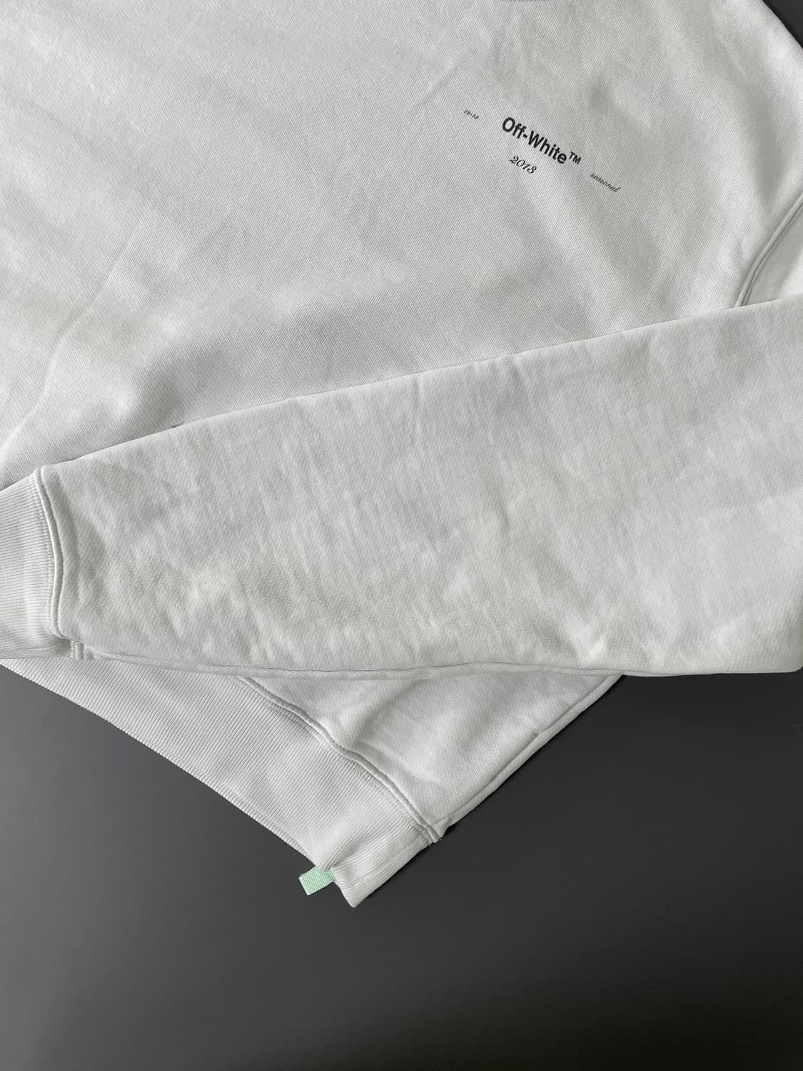 [M] 오프화이트 한나 리브 크롭핏 맨투맨 크루넥 셔츠 상품이미지4