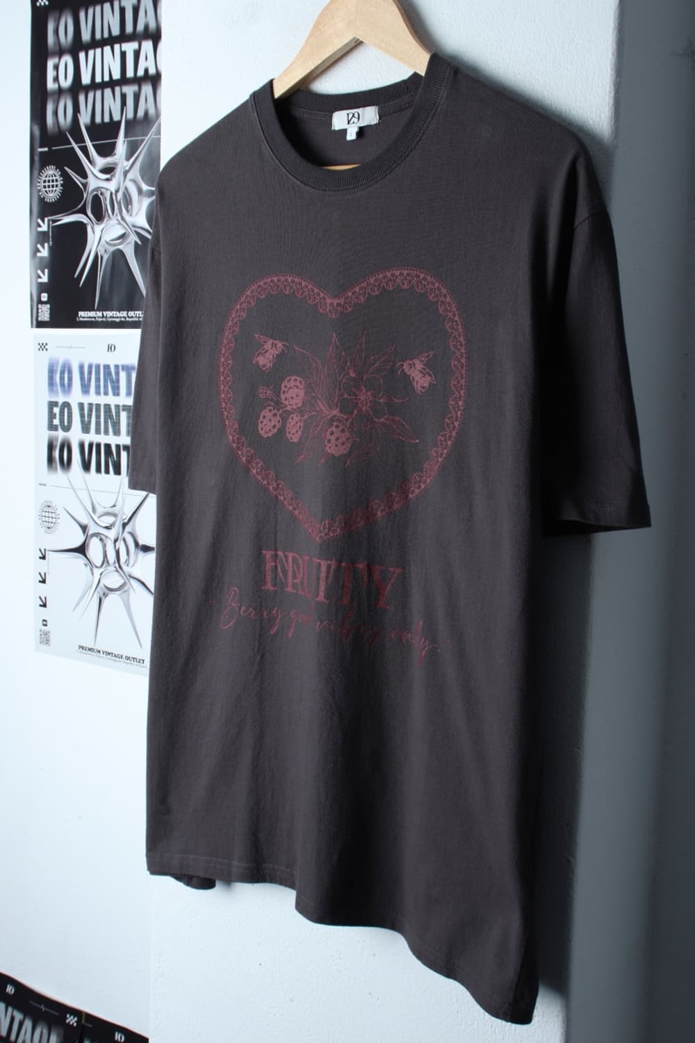 W(L-XL) 일리고 반팔 티셔츠 프루티 오버핏 차콜-H31180 상품이미지1