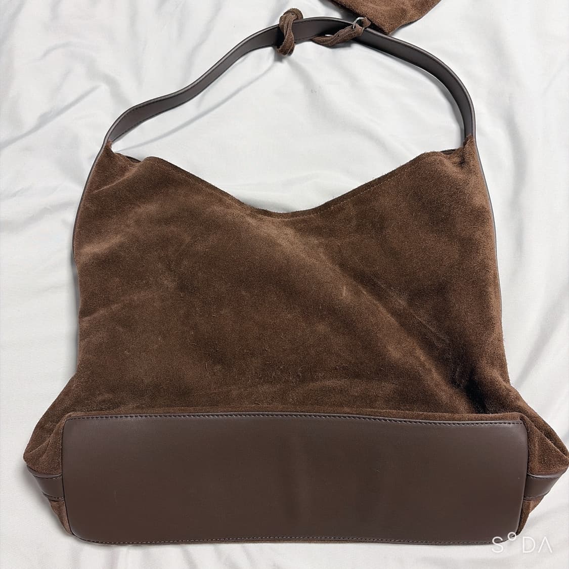 로서울 펄피 호보백 스웨이드 체스트넛 상품이미지3