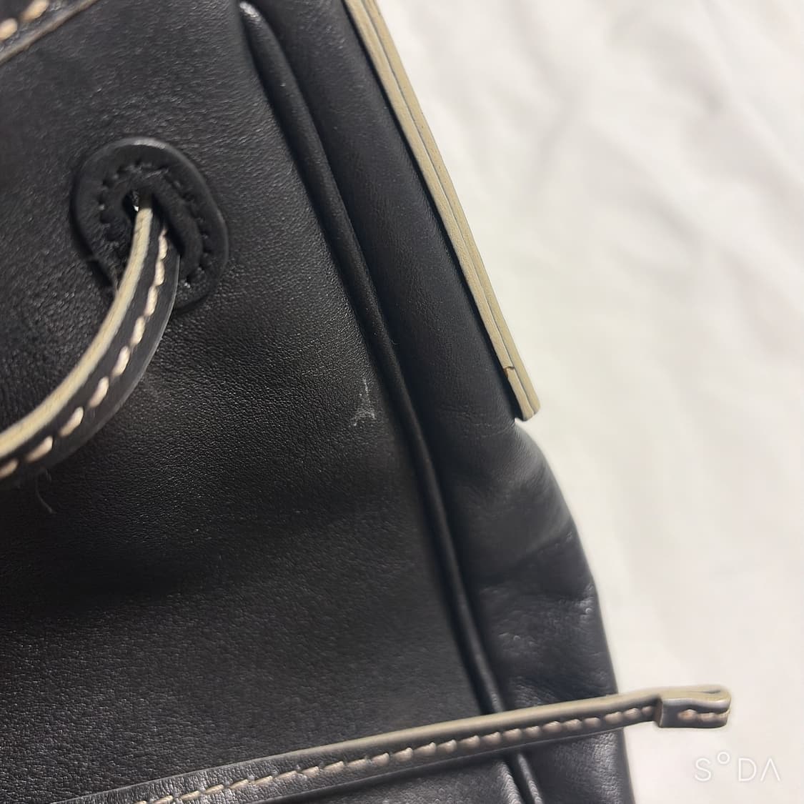 TODS 토즈 블랙 레더 드로우스트링 호보백 상품이미지10