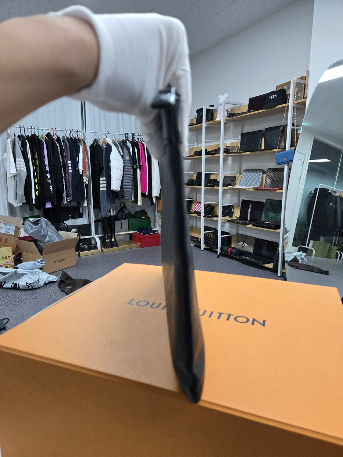 [A급컨디션] 루이비통 쉐도우 클러치백 상품이미지3