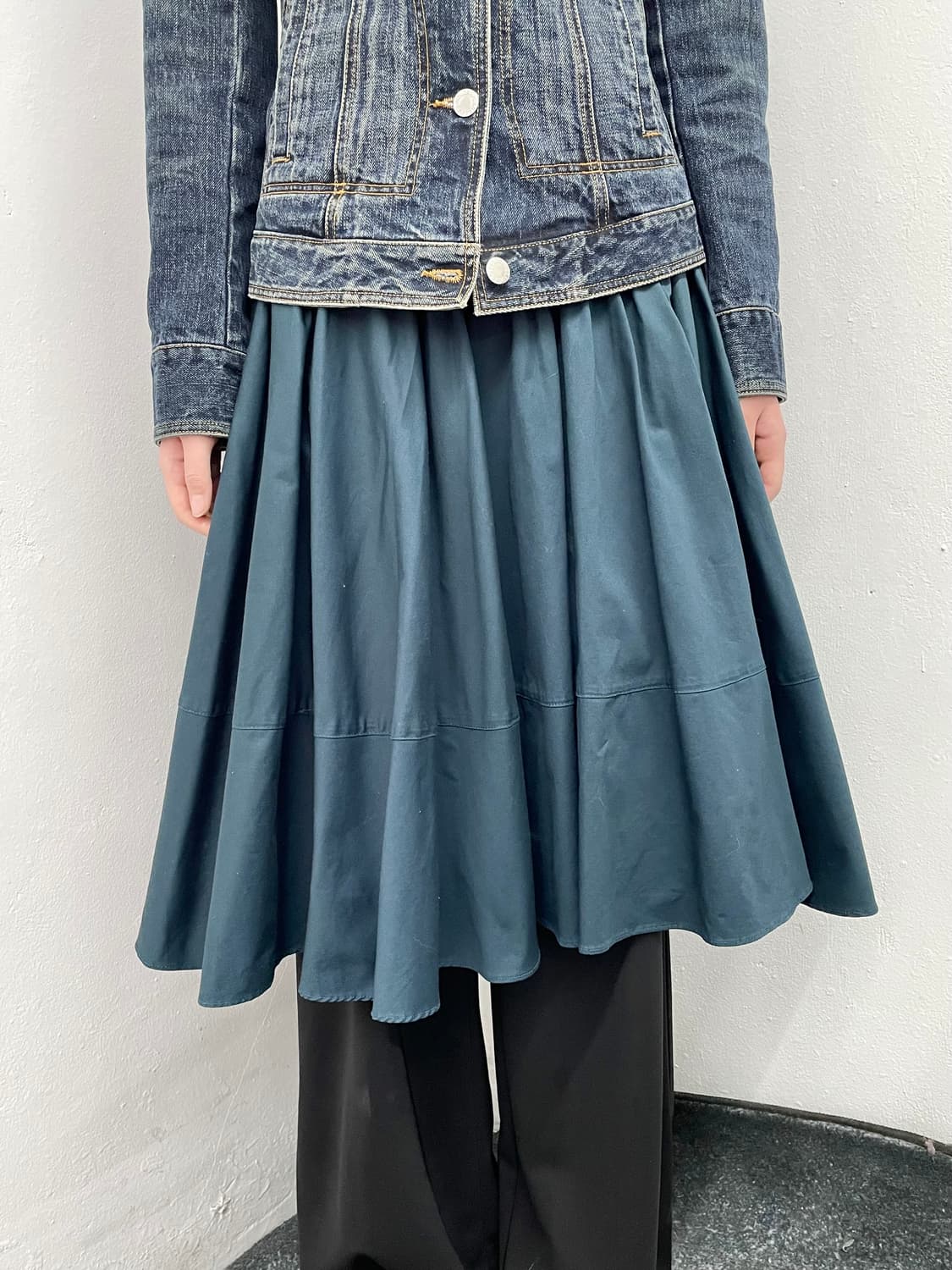 블루 셔링 플레어 스커트 상품이미지2