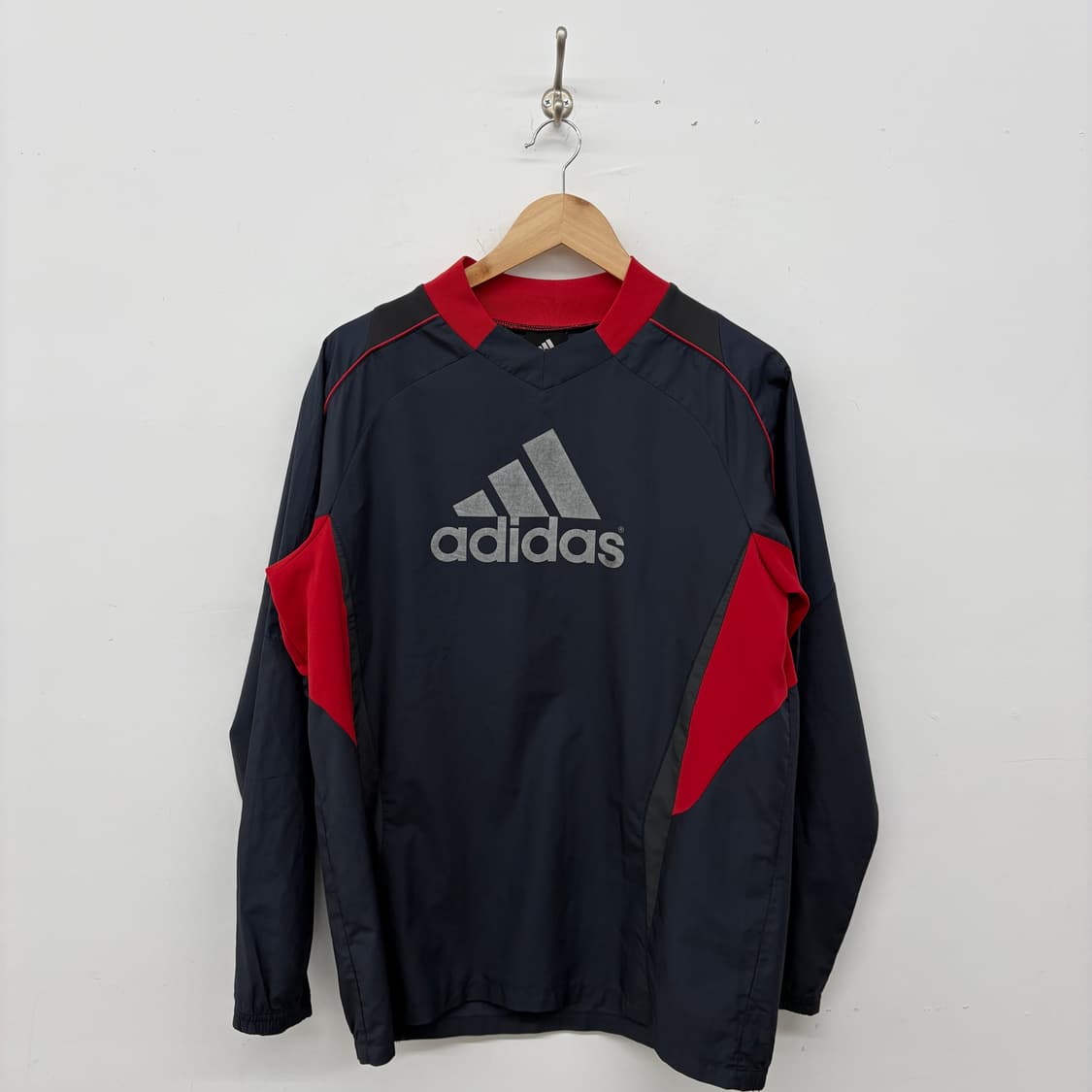 아디다스 블랙/레드 바람막이 풀오버 남성L 상품이미지1
