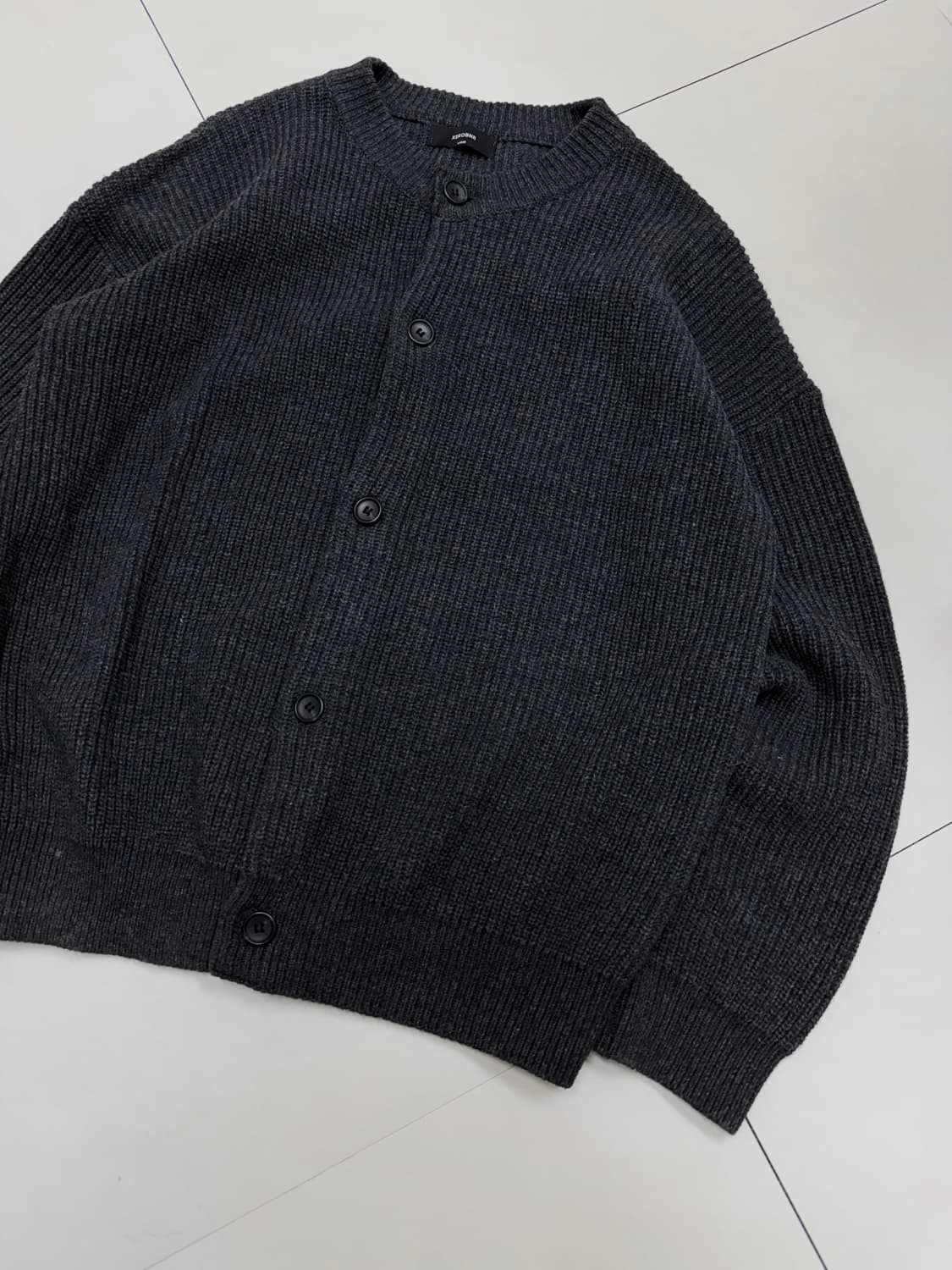 제로브너 미니멀 그레이 단추 니트 자켓 상품이미지2