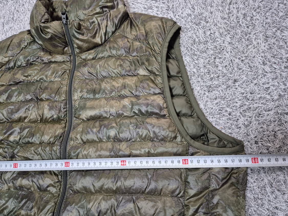 유니클로 남성 카모 경량 패딩 조끼 XL 상품이미지10