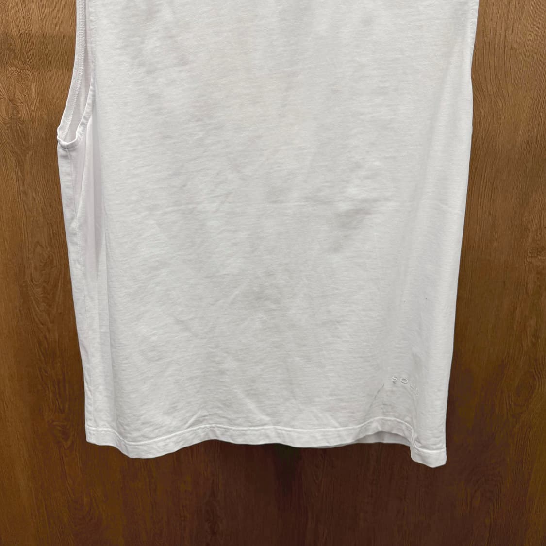 솔리드옴므 라운드넥 슬리브리스 티셔츠 무지 디테일 레귤러핏 화이트 상품이미지5