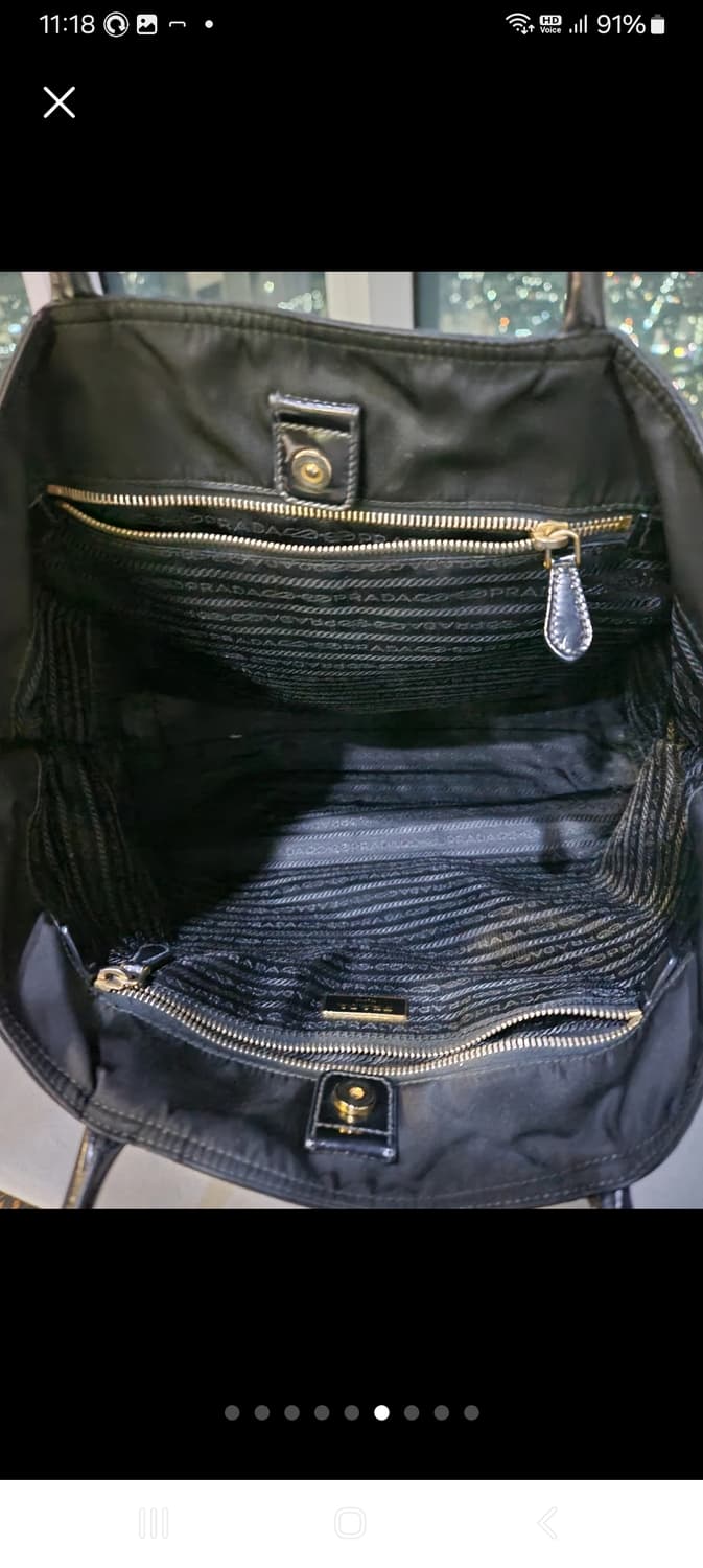 프라다 블랙 테수토 나일론 트라이앵글 금장 쇼퍼백 상품이미지6