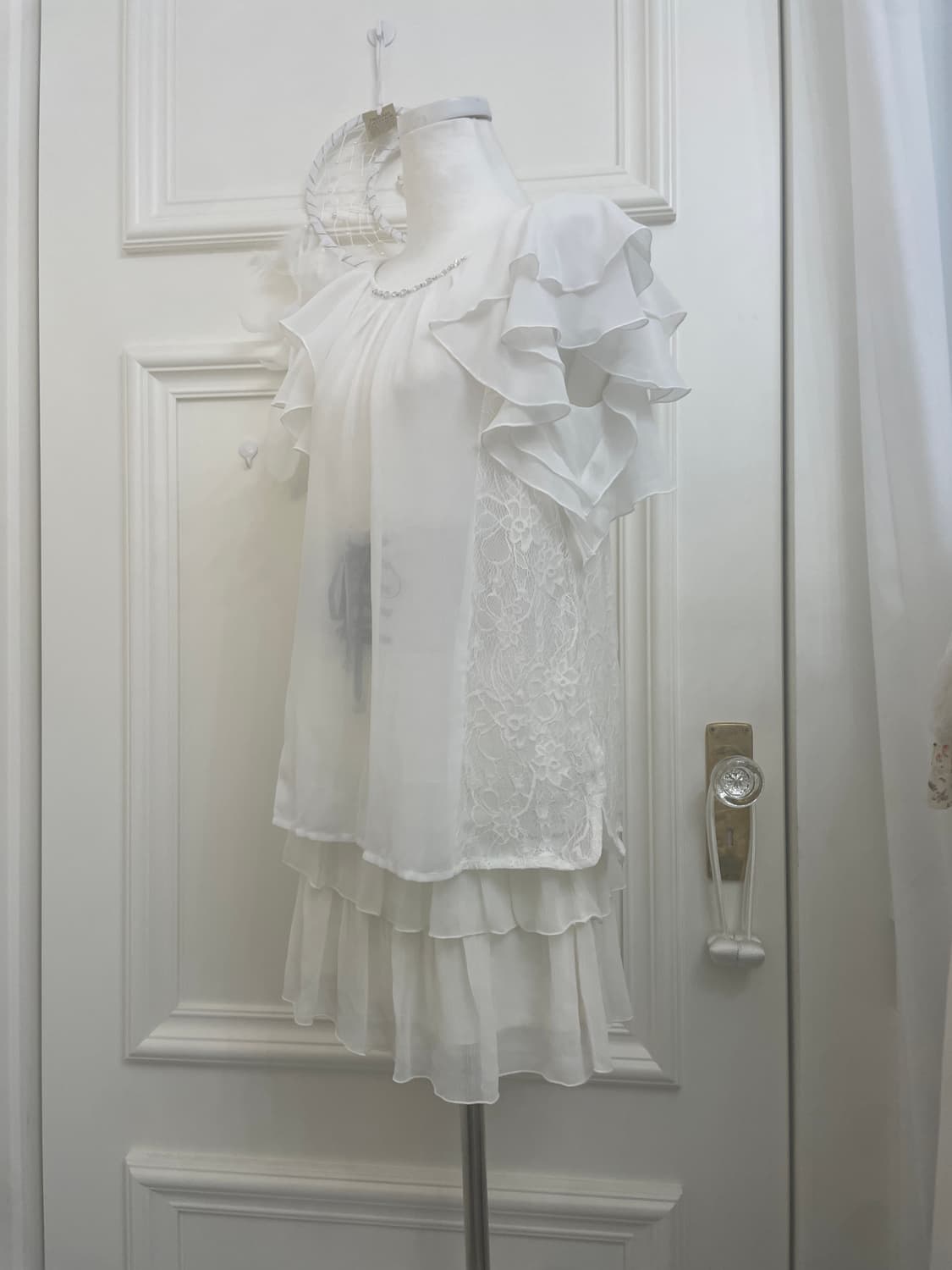 white ruffle side lace fairy blouse 상품이미지3