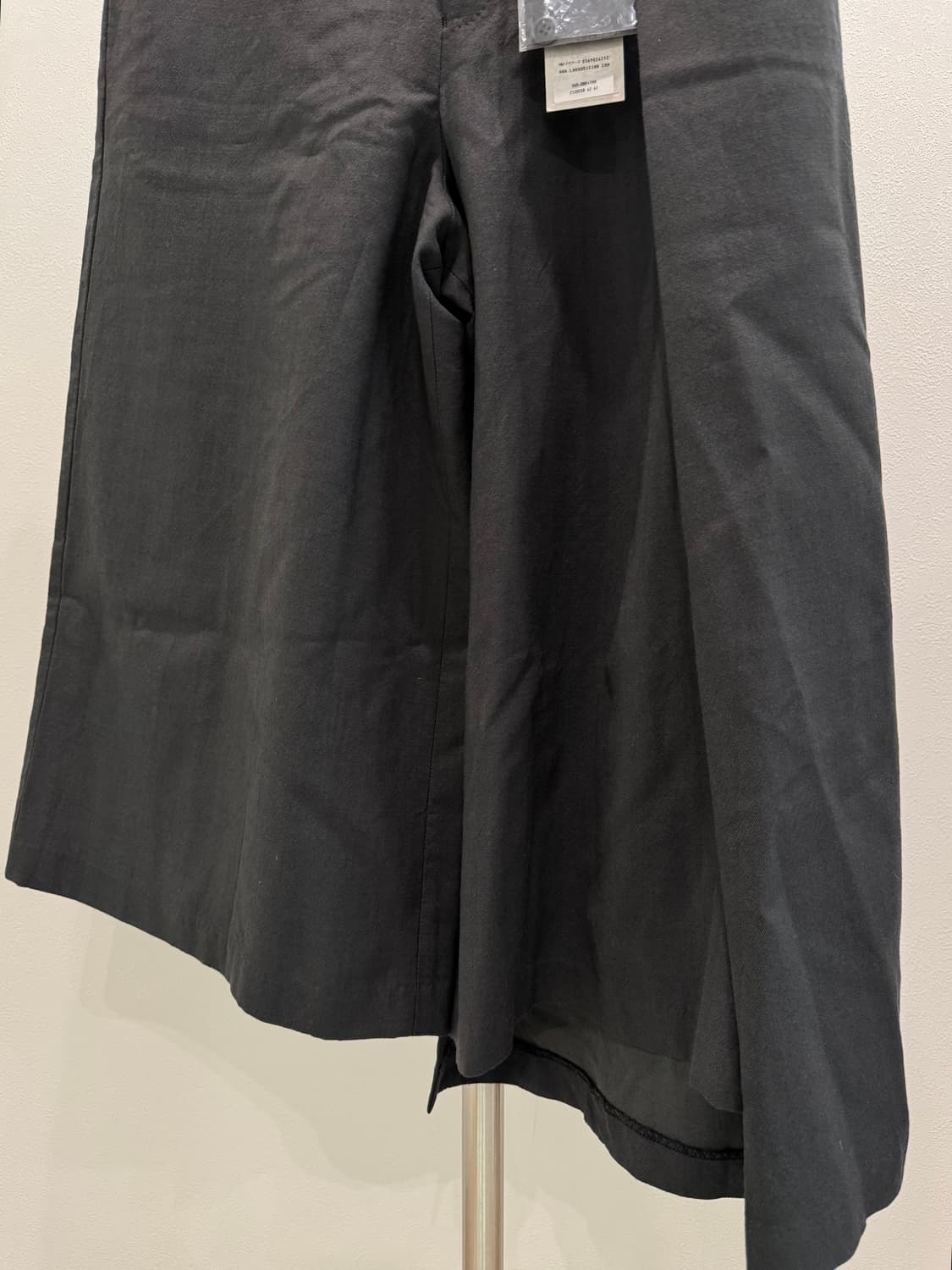 라드뮤지션 20ss 비대칭 울 슬랙스 상품이미지3