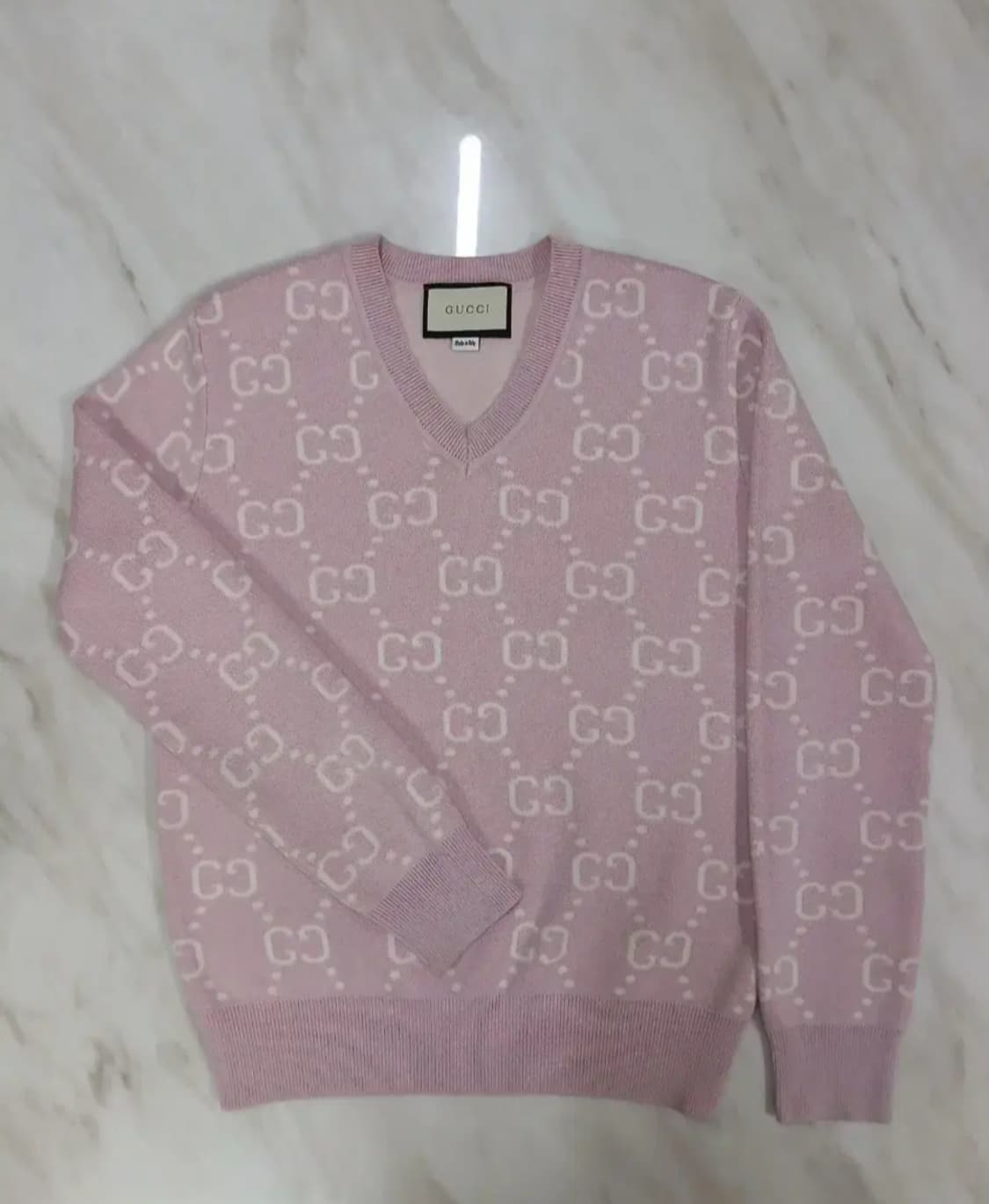 구찌 GG로고 여성 남성 긴팔 브이넥 니트 S 사이즈  상품이미지1