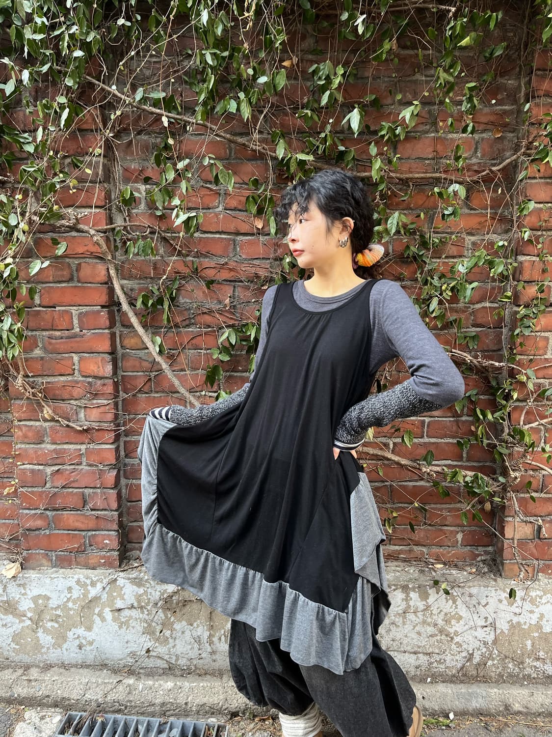 블랙 레이어드 미디 원피스 상품이미지2