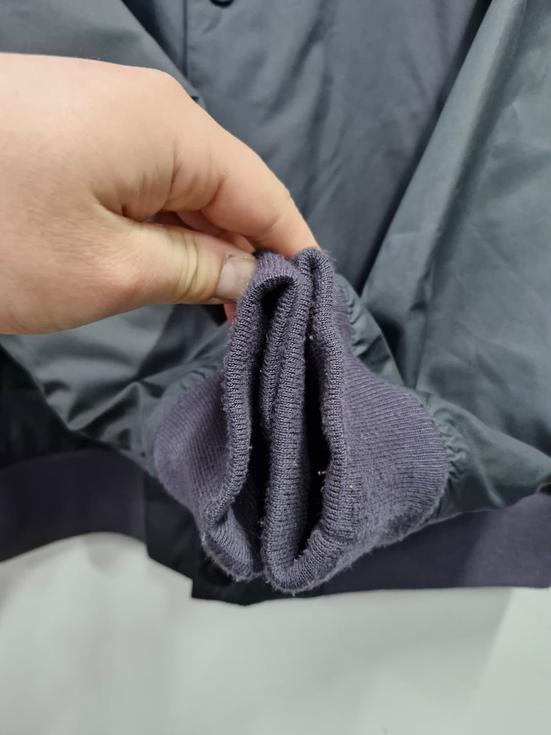 100L 나이키 솔로스우시 블랙 봄버 자켓. 상품이미지4