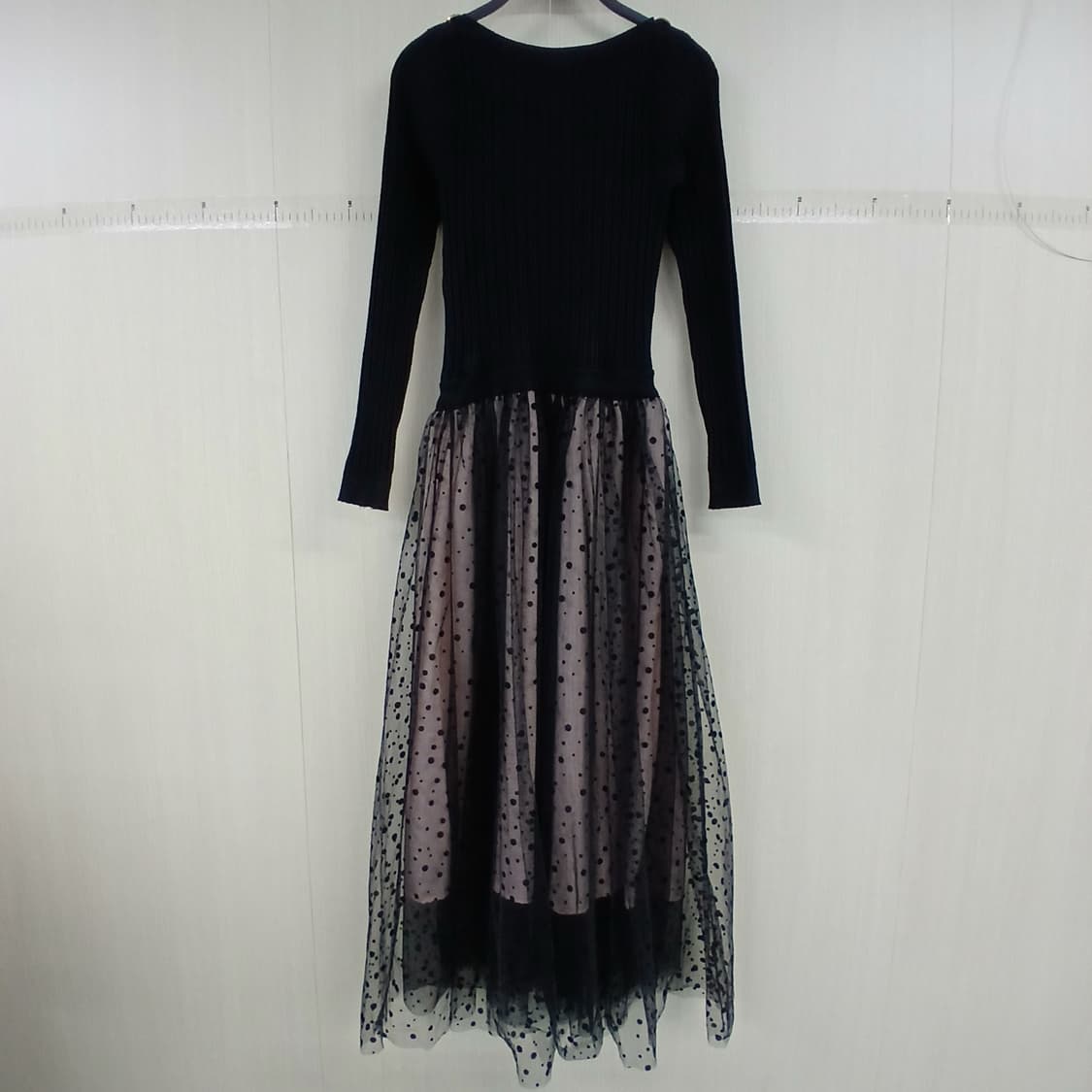 블랙 색상의 아이레드 알렉시스 롱 원피스 상품이미지4