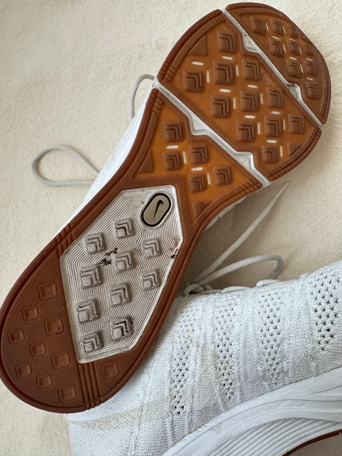 나이키 플라이니트 트레이너 흰색 275mm 상품이미지6