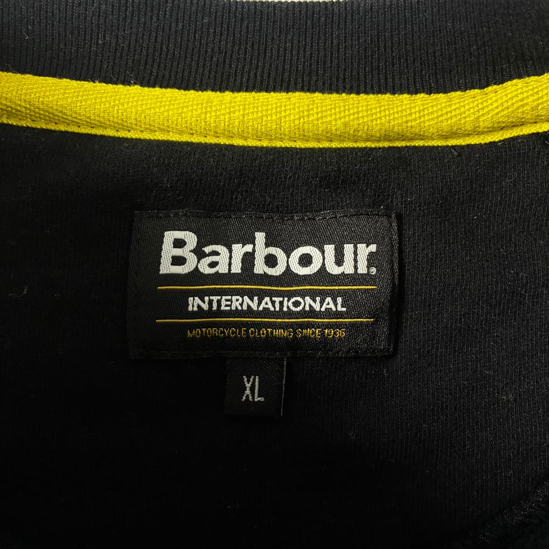 Barbour  바버 인터네셔널 블랙 맨투맨  상품이미지3