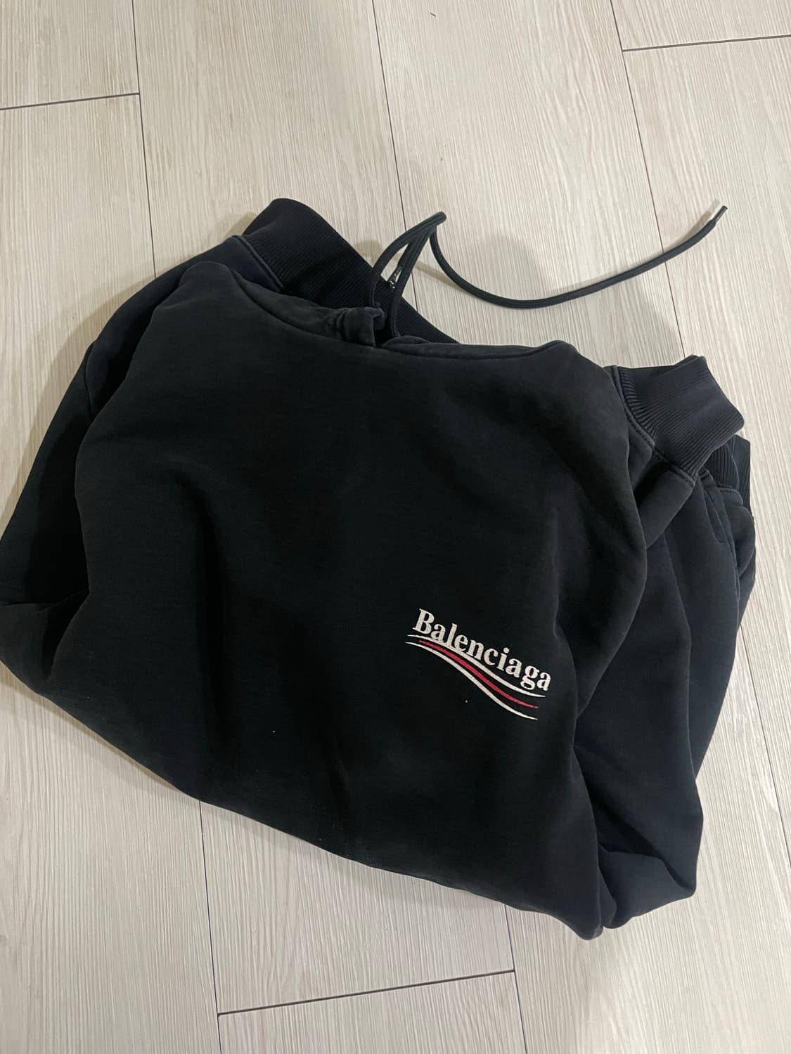 발렌시아가 웨이브로고 후드티 상품이미지1