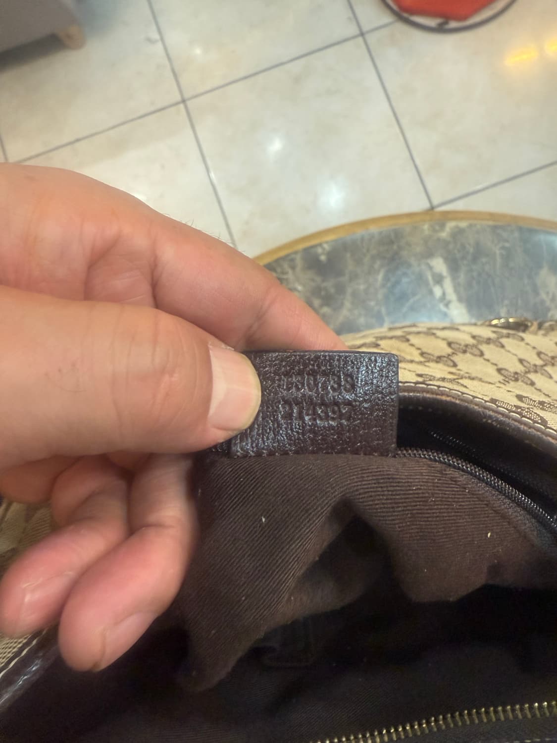 정품 구찌 D링 쇼퍼백 팝니다 상품이미지9