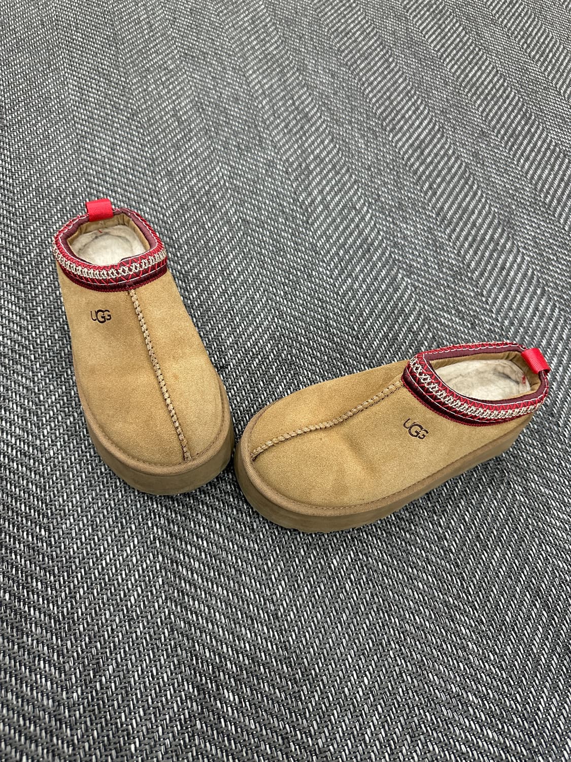 UGG 타스만 체스넛 플랫폼 슬리퍼 상품이미지3