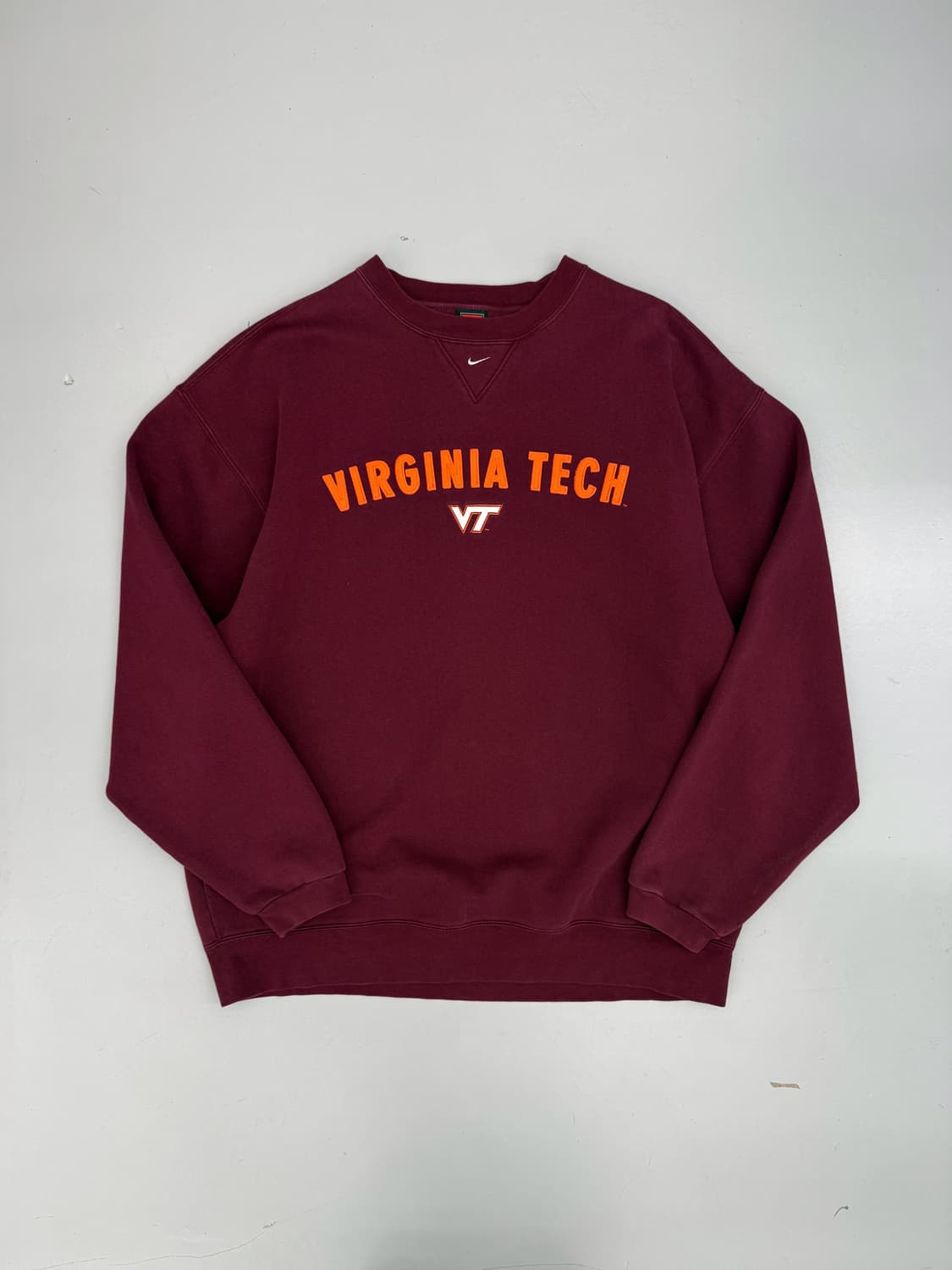 나이키 90‘s 오버사이즈 버지니아 테크 버건디 스웻 셔츠  상품이미지1