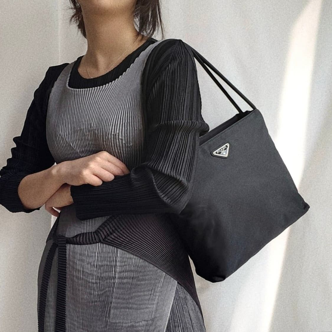 [정품 PRADA] 프라다 두줄 포코노 나일론 토트백 미디움 상품이미지10