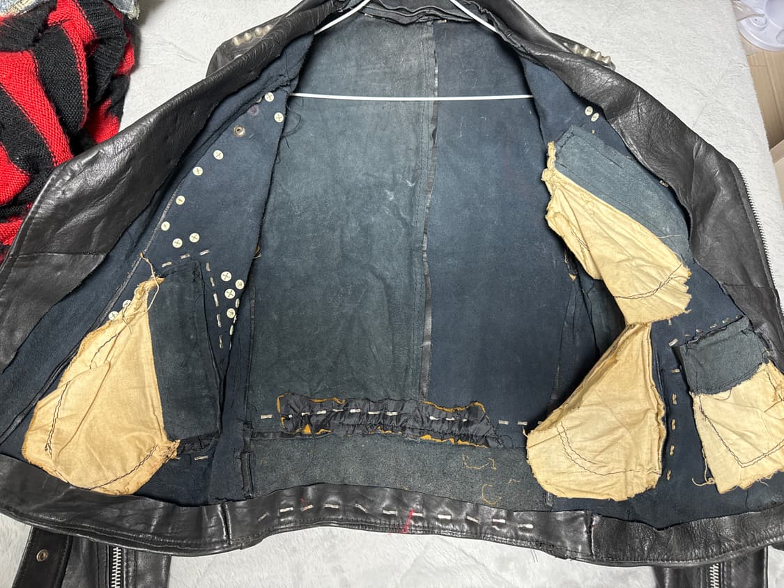 빈티지 스터드 장식 카우레더자켓 상품이미지6