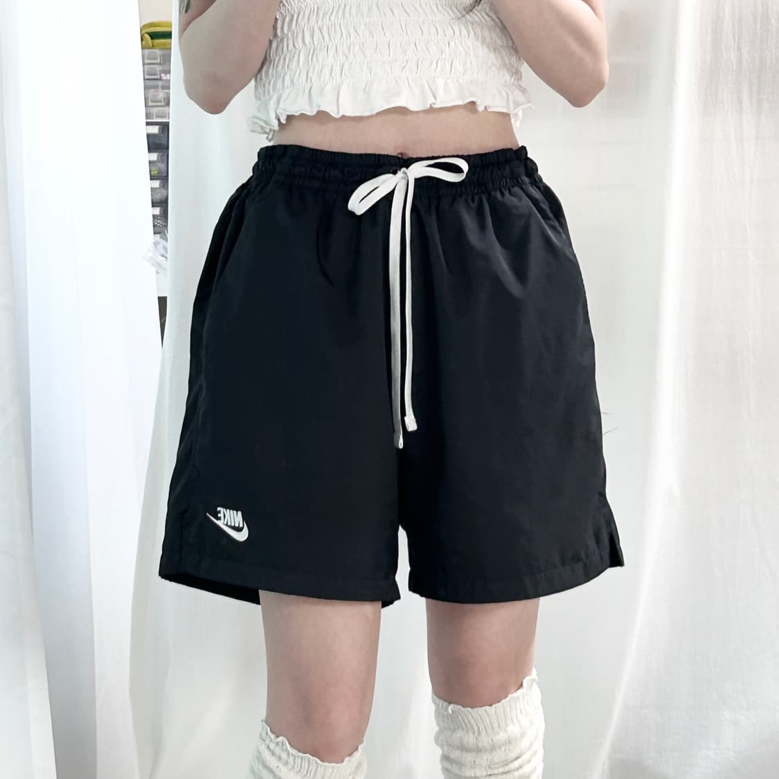 나이키 자수로고 블랙 반바지 상품이미지3