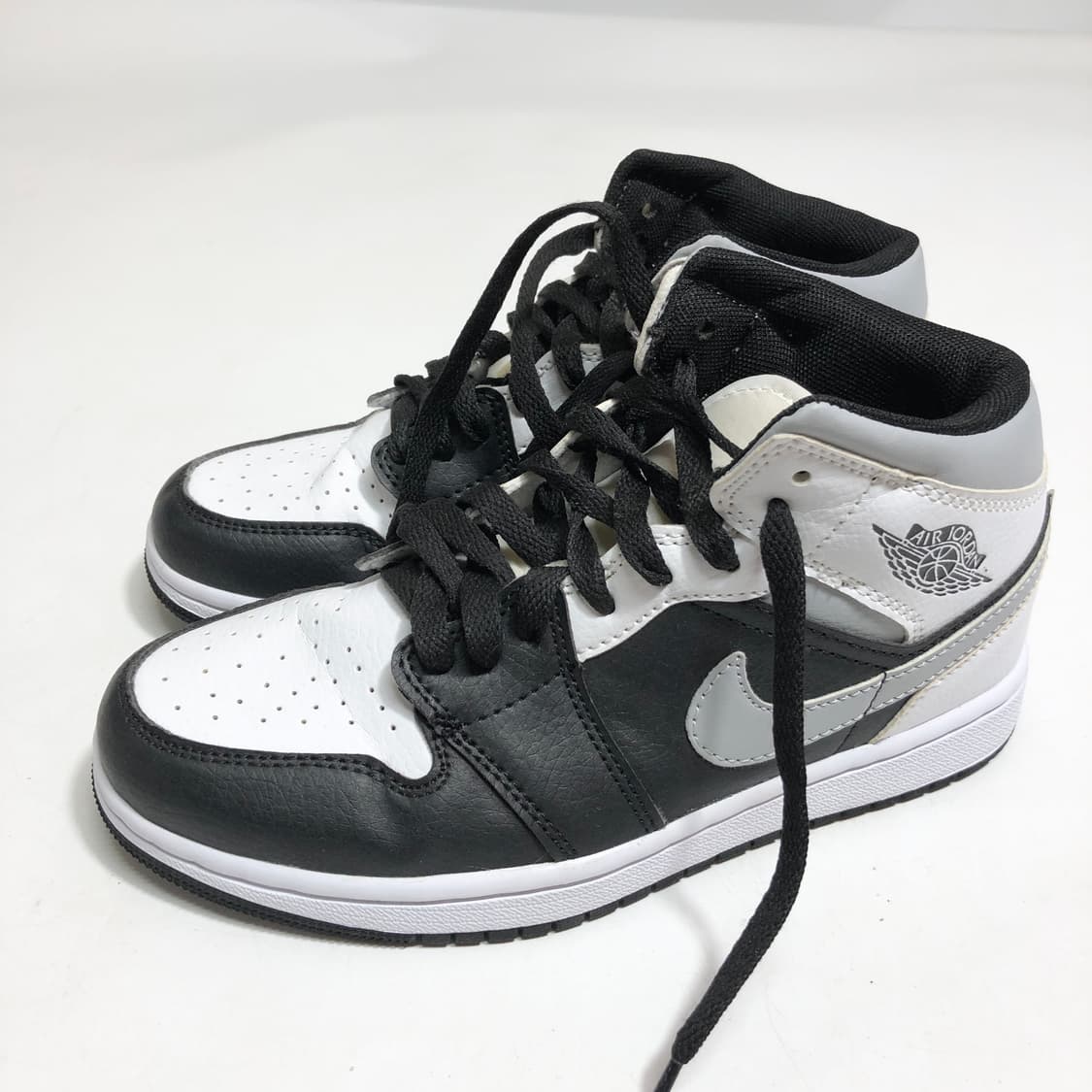 나이키 에어조던 1 미드 235 상품이미지2