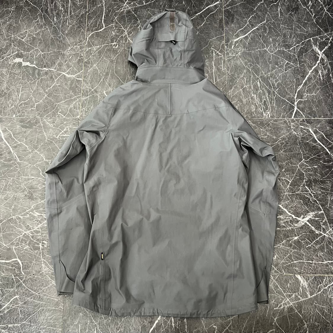 몽벨 로고 테이프심 고어텍스 바람막이 자켓 상품이미지3