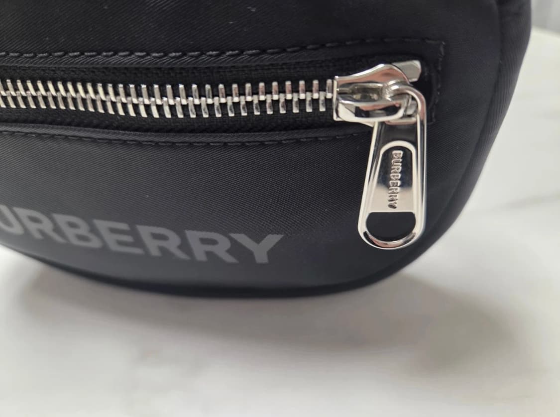 버버리 캐논 나일론 벨트백 블랙 상품이미지5