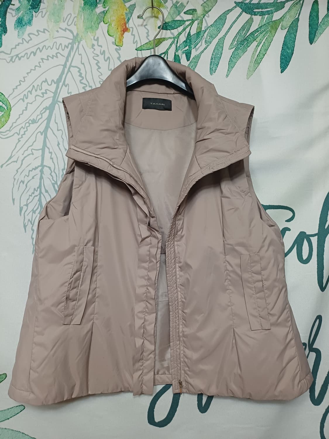 새상품급/타하리 간절기 패딩 조끼  상품이미지1