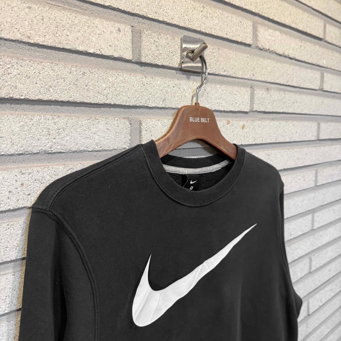 나이키 프론트 빅로고 기모 맨투맨 블랙 컬러 상품이미지2