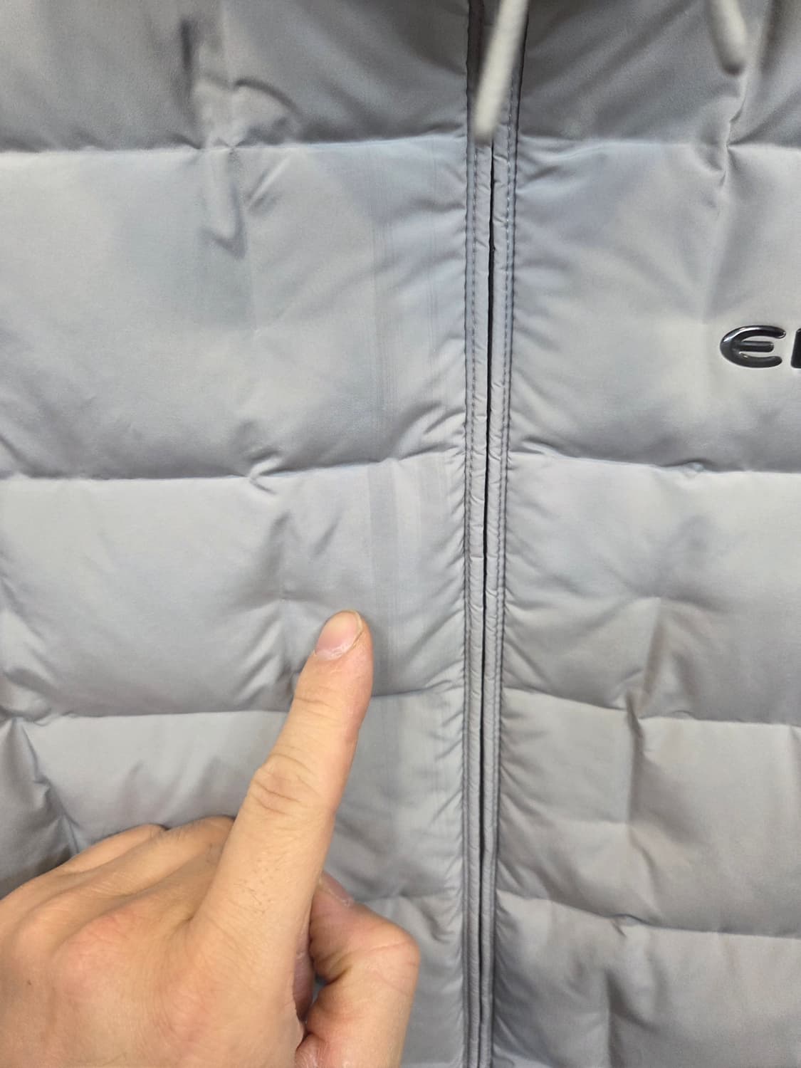 아이더 크로플 튜브 슬림 경량패딩 라이트그레이 m 상품이미지7