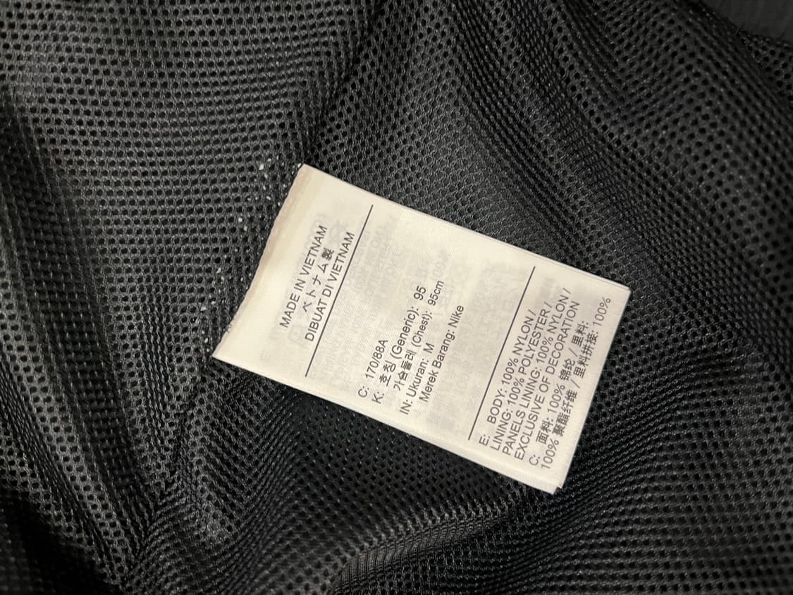 나이키 NSW 솔로 스우시 우븐 트랙 자켓 블랙 m사이즈 팝니다 상품이미지3
