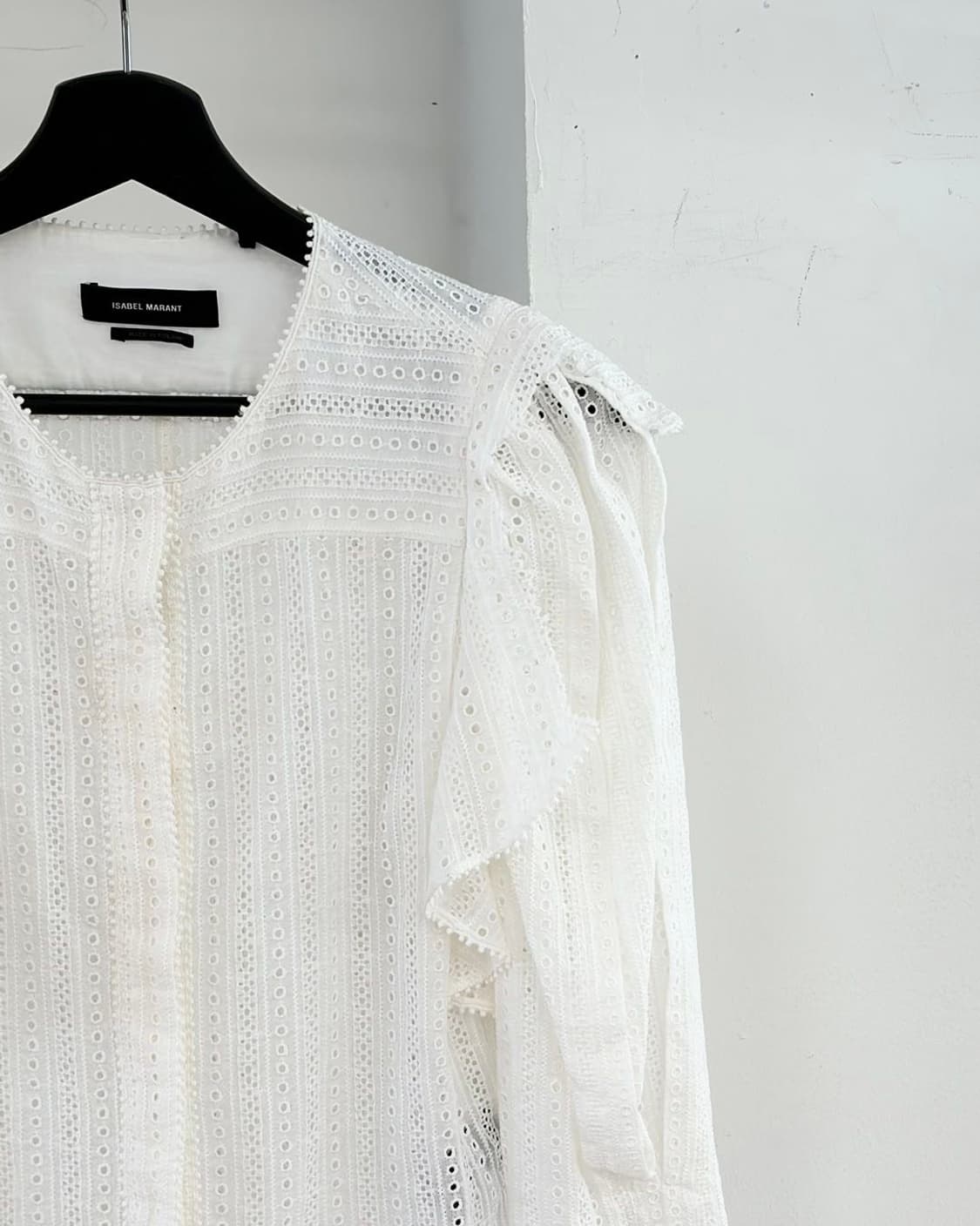 이자벨마랑 화이트 겟일리아 러플 라운드넥 블라우스  상품이미지3